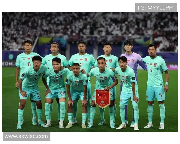 中国足球迎战卡塔尔队期待精彩对决展现球队实力与战术魅力